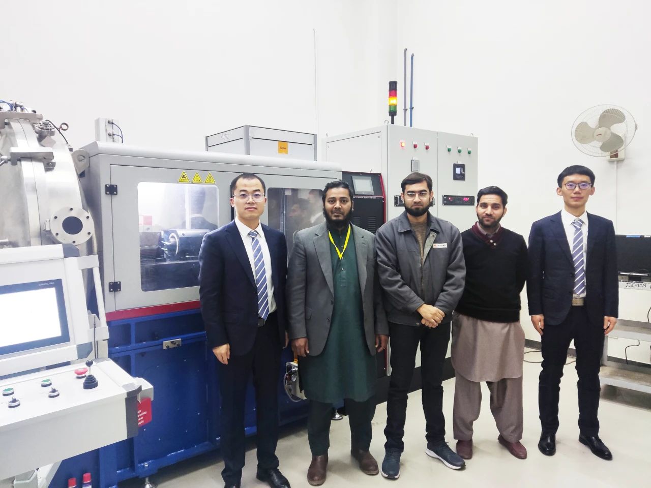 順利交付！西安賽隆桌面級制粉設備首次進入海外市場